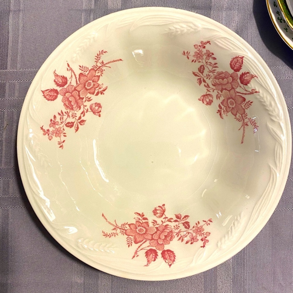 Royal Crown Ford Iron Stone Bowl with Red Flowers